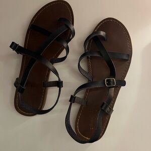 Universal Thread Black Strappy Flat Sandals